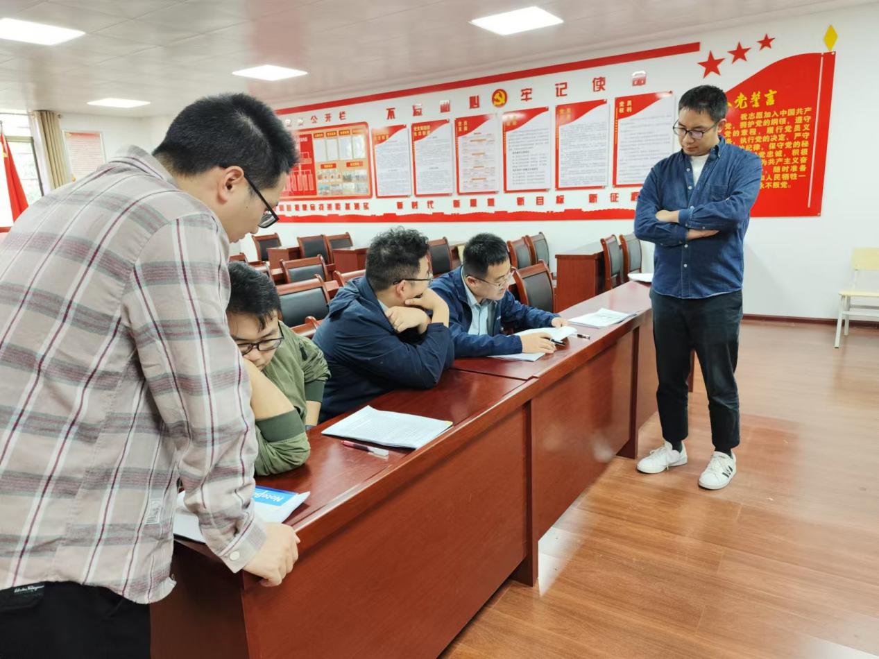 8d306c11b1e96e9778183ad3e2114a2